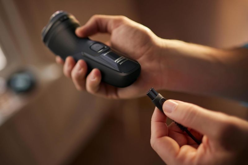 Philips Norelco 2400 Series Electric Shaver, Deep Black
