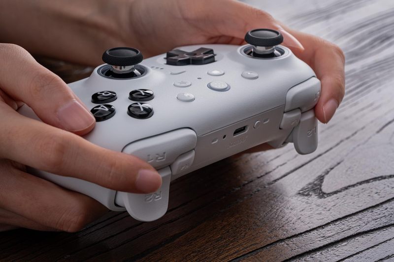 8Bitdo Ultimate 2 Bluetooth Controller for Switch & Windows PC, Switch Pro Controller with TMR Joysticks, Switchable Hall Effect/Tactile Triggers, Vibration and Motion Control, RGB Fire Ring, White