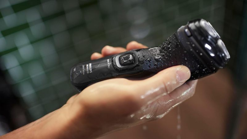 Philips Norelco 2400 Series Electric Shaver, Deep Black
