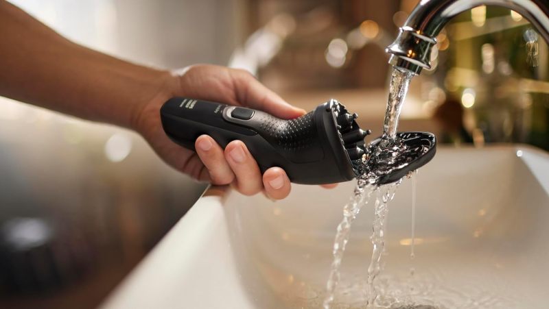 Philips Norelco 2400 Series Electric Shaver, Deep Black