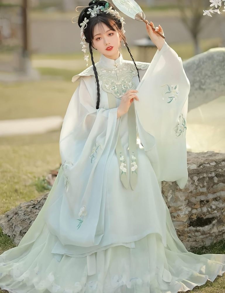 Women's Hanfu Dress Chinese Ming System Cloud Shoulder Flounced Pleated Skirt Embroidered Horse Face Skirt