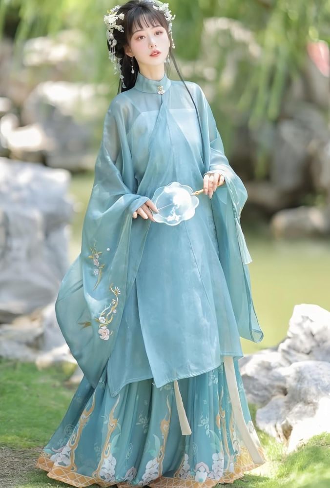 Women's Hanfu Dress Chinese Ming System Cloud Shoulder Flounced Pleated Skirt Embroidered Horse Face Skirt