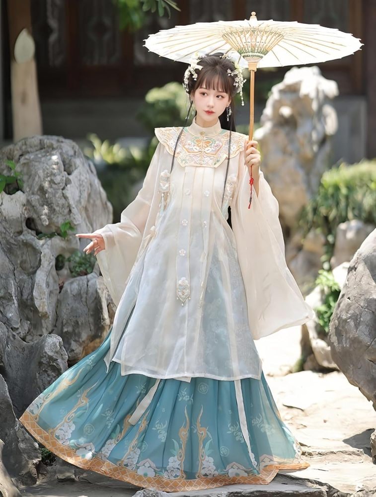 Women's Hanfu Dress Chinese Ming System Cloud Shoulder Flounced Pleated Skirt Embroidered Horse Face Skirt