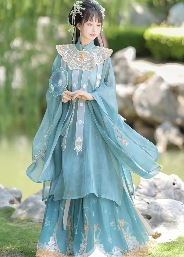 Women's Hanfu Dress Chinese Ming System Cloud Shoulder Flounced Pleated Skirt Embroidered Horse Face Skirt