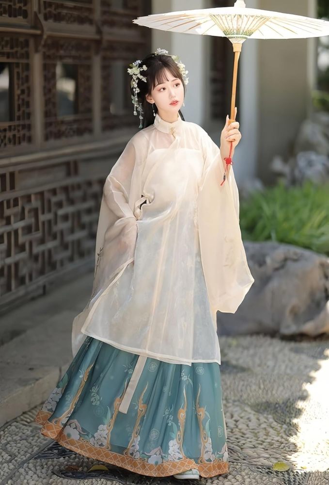 Women's Hanfu Dress Chinese Ming System Cloud Shoulder Flounced Pleated Skirt Embroidered Horse Face Skirt