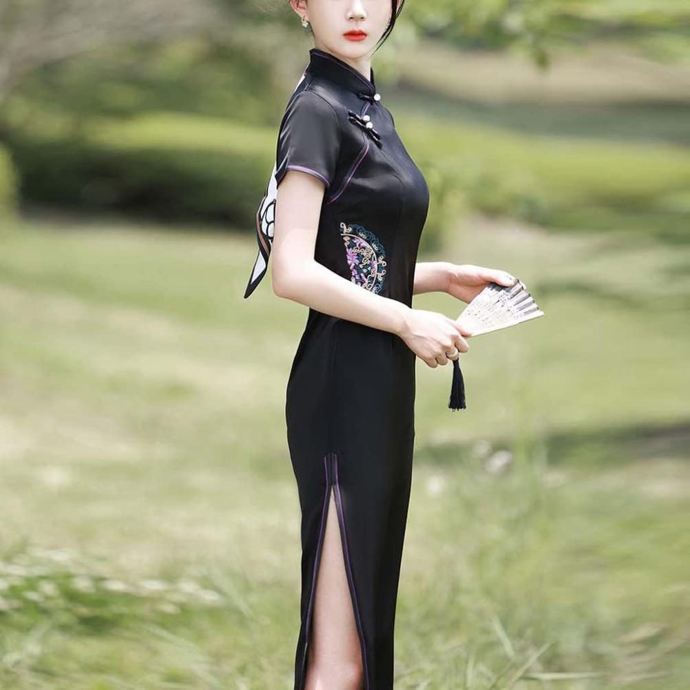 Women's Short Sleeve Midi Cheongsam Elegant Ivory Mandarin Collar Embroidery Side Slit Chinese Qipao Bodycon Dress