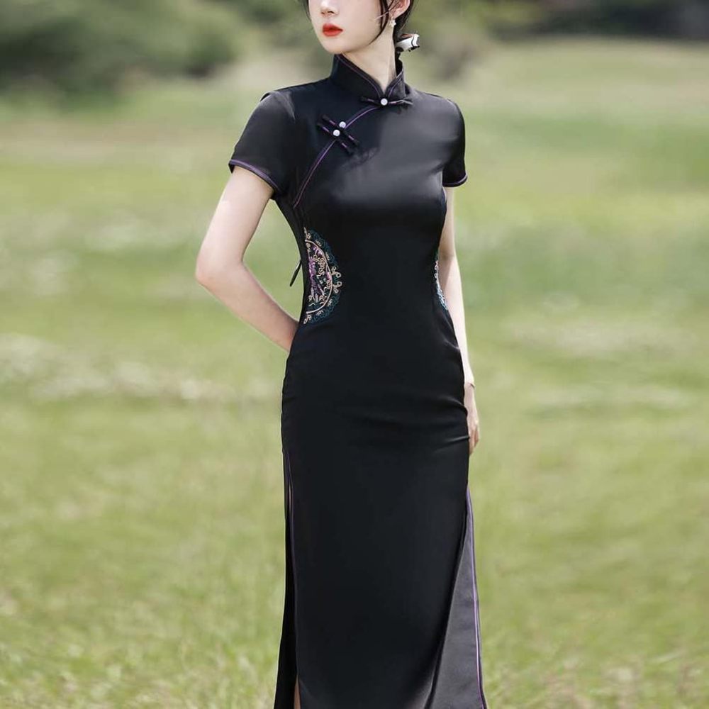 Women's Short Sleeve Midi Cheongsam Elegant Ivory Mandarin Collar Embroidery Side Slit Chinese Qipao Bodycon Dress