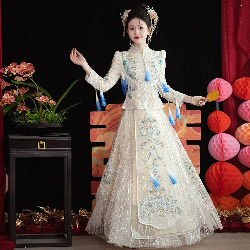 S3335A Luxury White Xiuhe Dress Modern Chinese Style Wedding Dress Heavy Industry Bridal Dress for Summer Weddings