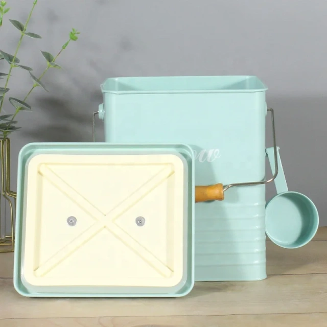 Custom Large Capacity Moisture-proof Sealed Metal Pet Food Storage Box with Scoop Dog Storage Bucket With Lid