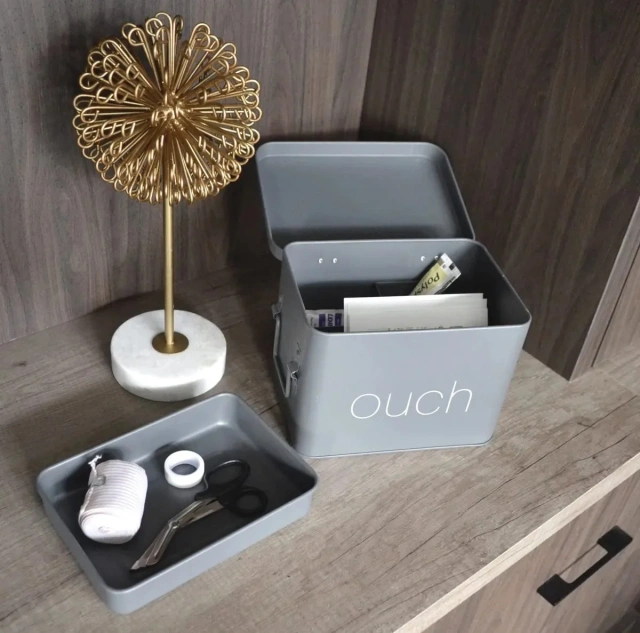 Manufacturer Medicine Container Galvanized Metal First Aid Box Household Medical Storage Box Portable Storage Box