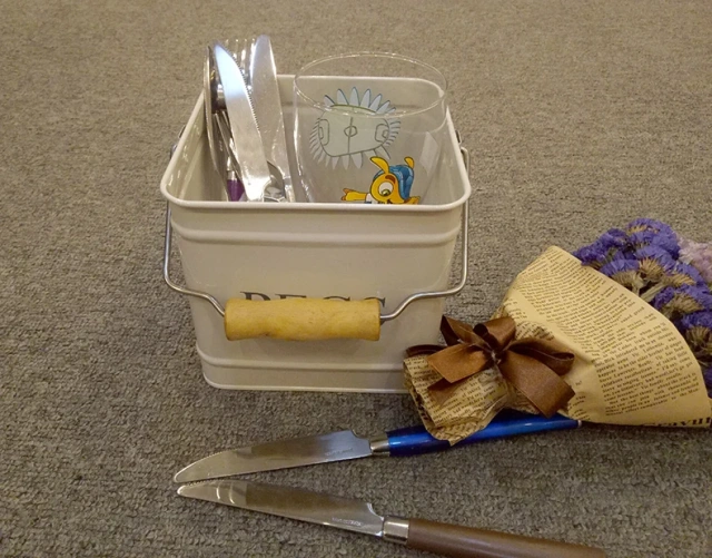 Galvanized Iron Kitchen Decor Cutlery Holder with Wooden Handle square Storage Bin 3.5L Powder Coating Metal Utensils Caddy