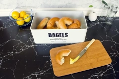 Kitchen Vintage Retro Design Stainless Steel White Metal Bread Box Powder Coated Bread Bin Storage Box with Bamboo Lid