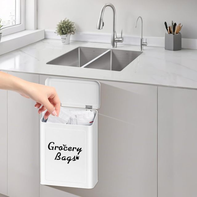 磁性购物袋架，适用于带盖塑料袋，金属农舍购物袋收纳架壁挂式，内含 50 个感谢袋，白色