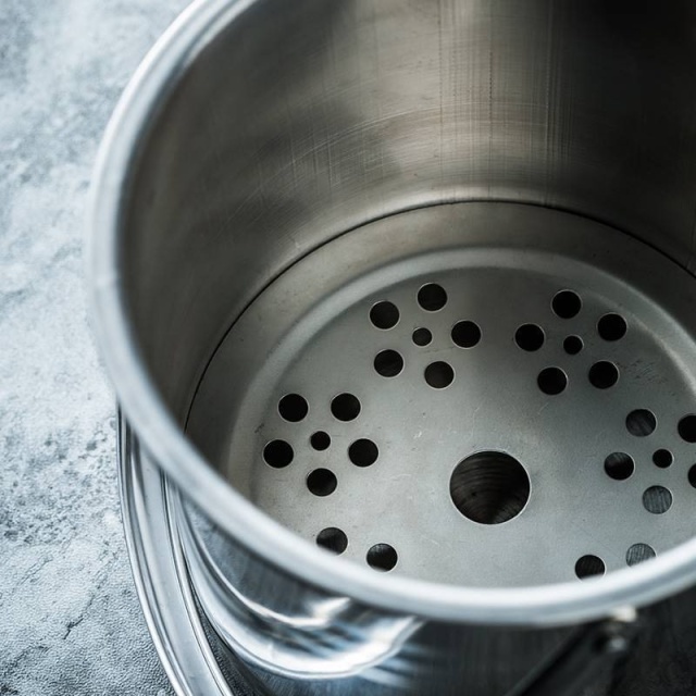 Custom Wholesale Stainless Steel Portable Commercial Ice Bucket for KTVs and Bar Modern Design for Beer Wine Bucket with Divider