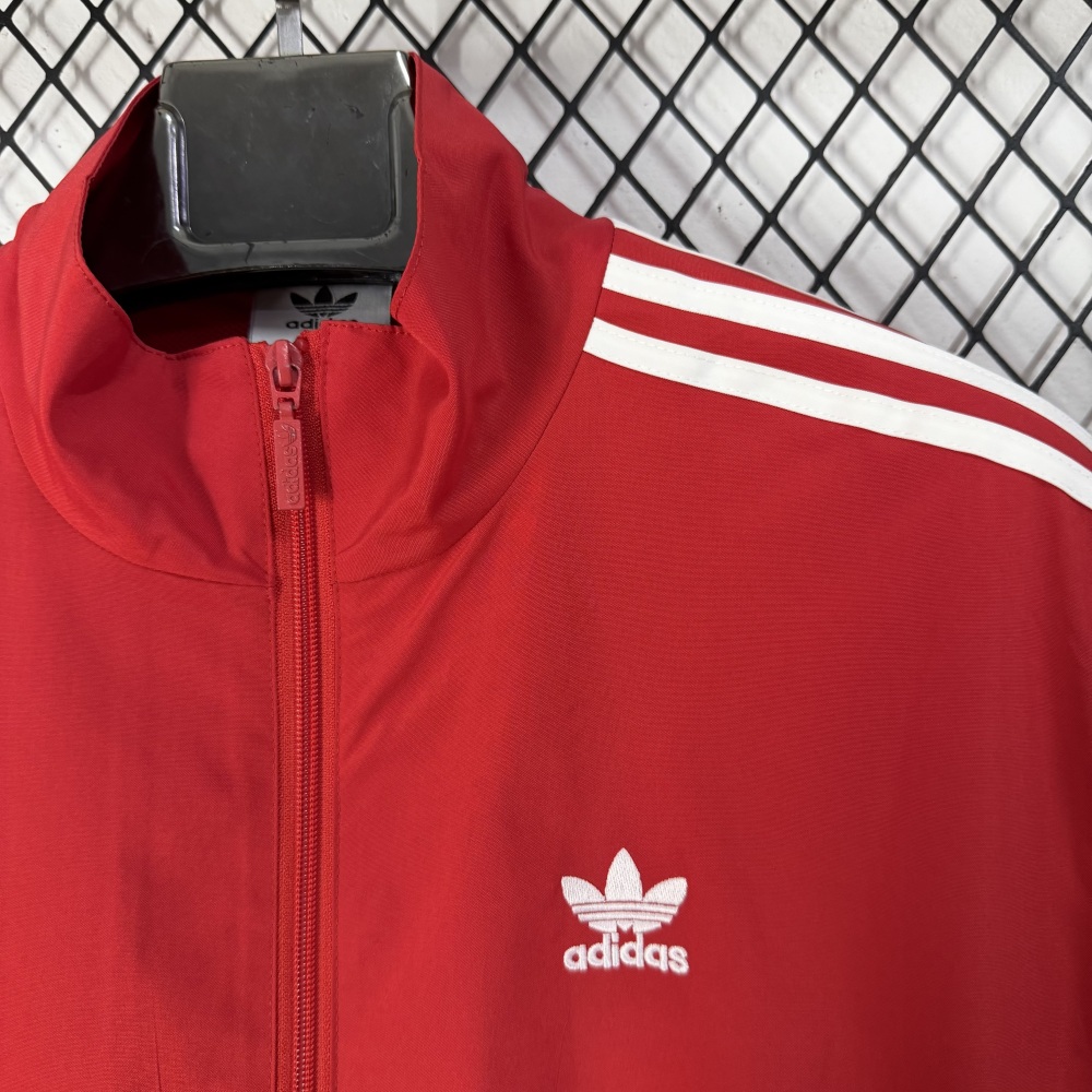 2025/26 Windbreaker