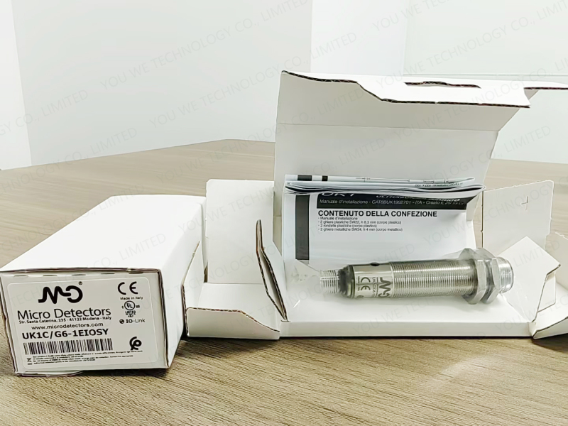 Micro Detectors Cylindrical Ultrasonic Sensors UK1C/G6-1EIOSY