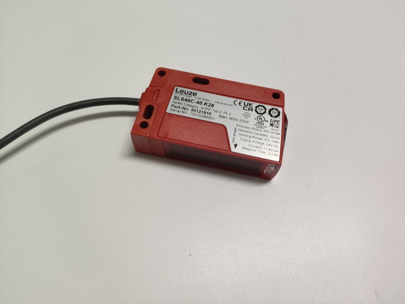 In Stock ! Leuze Single light beam safety device transmitter SLS46C-40.K28