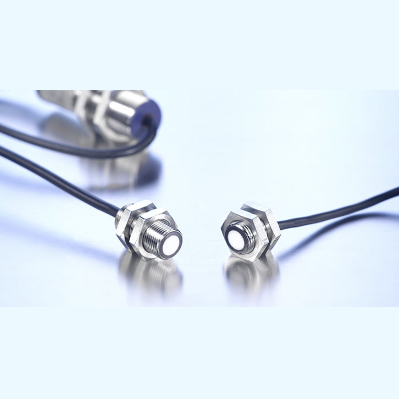 Microsonic DBK+4/M12/3BEE/M18E+S