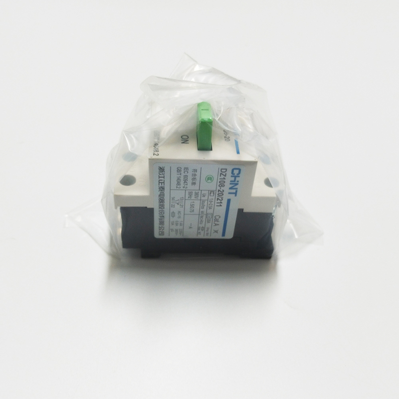 In Stock ! CHNT Plastic-encased Circuit Breaker DZ108-20/211 2.5A