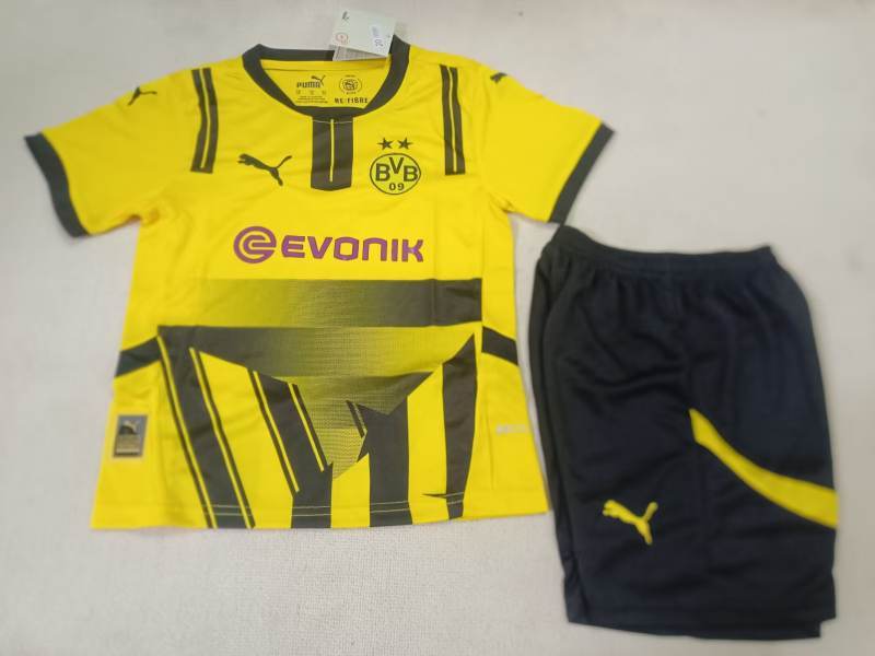 Kids Borussia Dortmund Cup Kits 2024/25