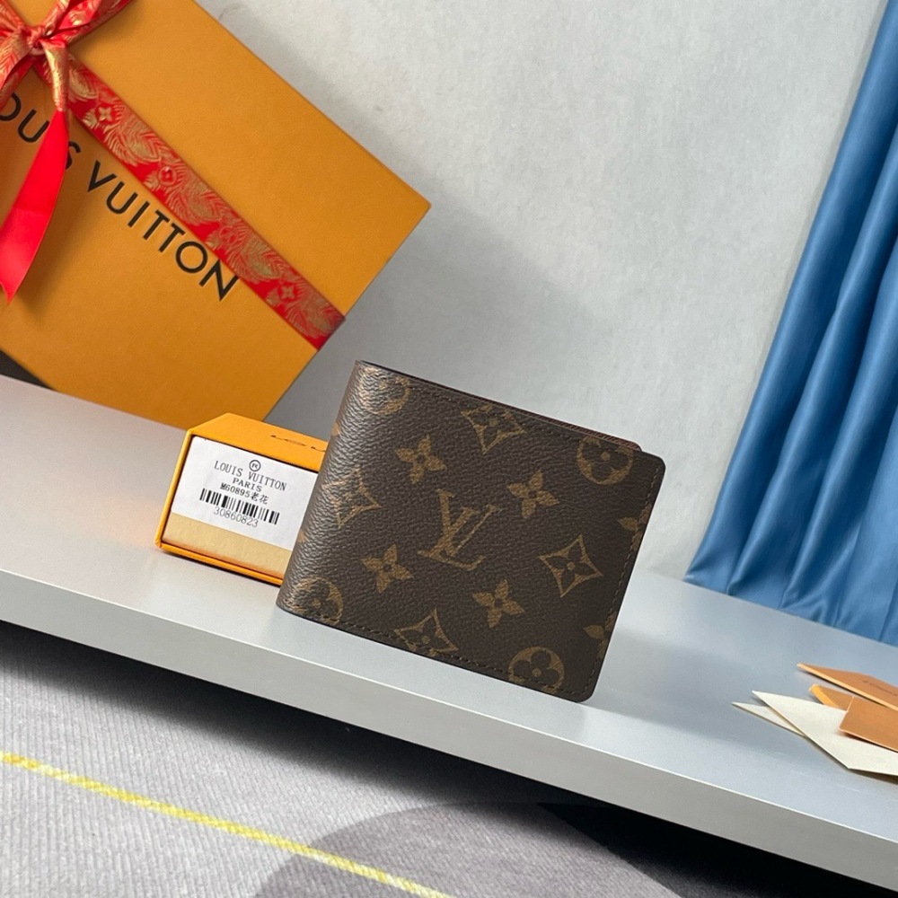 LOUIS VUITTON Multiple M60895