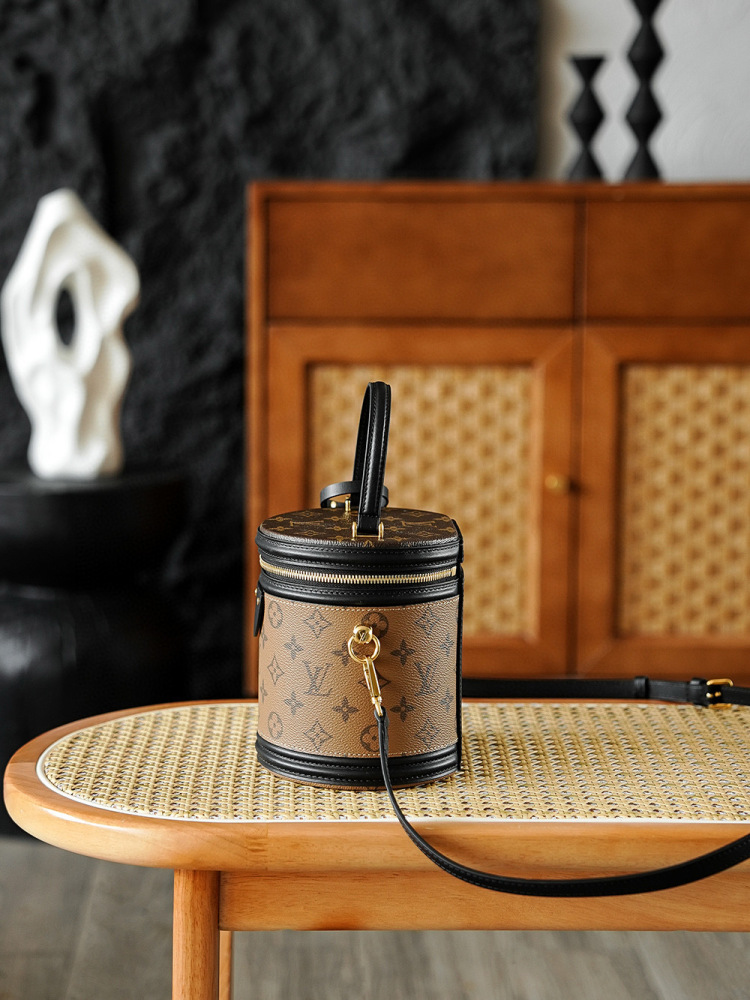 LOUIS VUITTON Cannes M43986