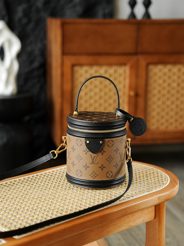 LOUIS VUITTON Cannes M43986
