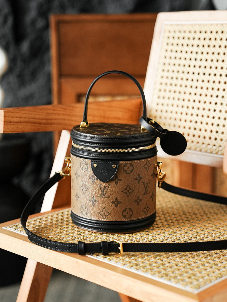 LOUIS VUITTON Cannes M43986