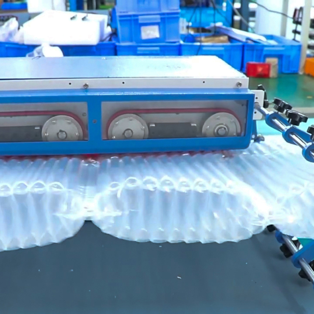 cutting machine for air column bags