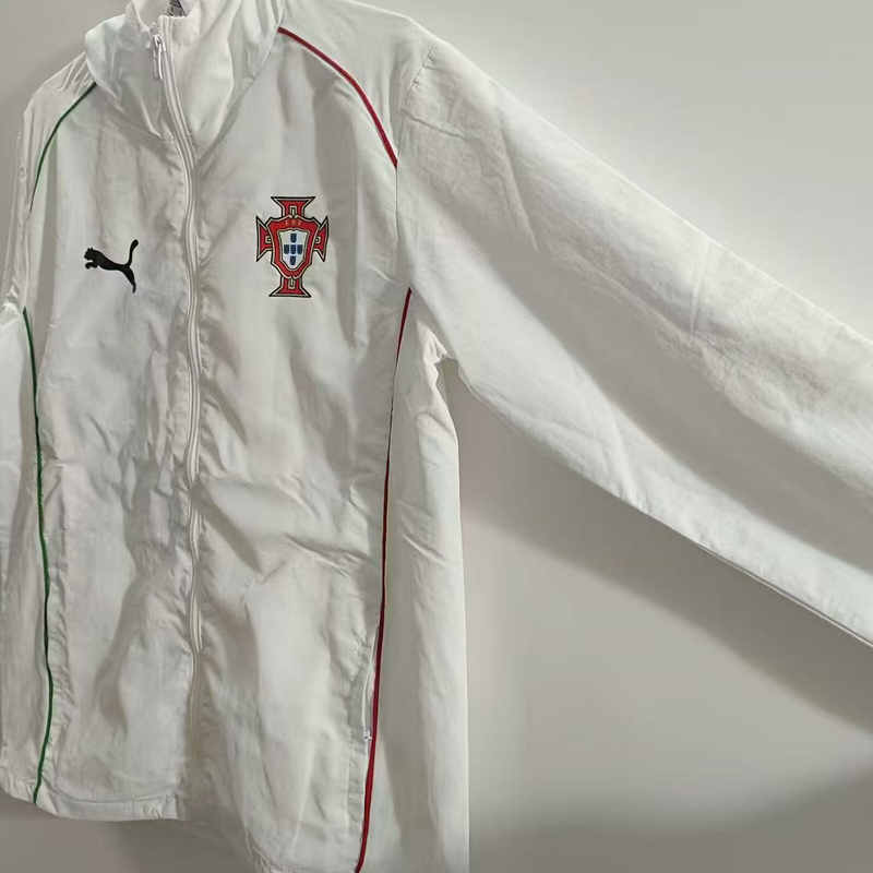 2025-2026 Portugal White Hem Hooded Thailand Trench Coats-0255
