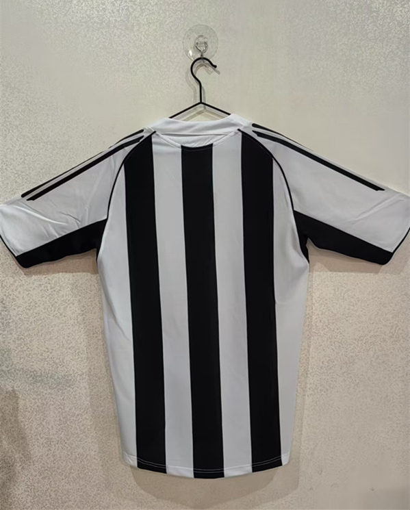 Retro Version 05-06 Newcastle United Home Black&White Thailand Soccer Jersey AAA-2483