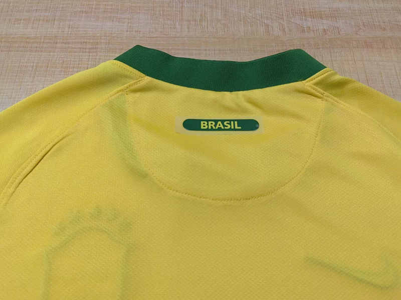 Retro Version 2010 Brazil Home Yellow Thailand Soccer Jersey AAA-6895