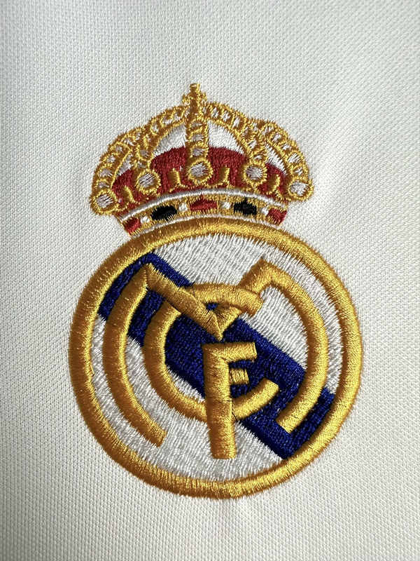Retro Version 01-02 Real Madrid Home White Thailand Soccer Jersey AAA-811