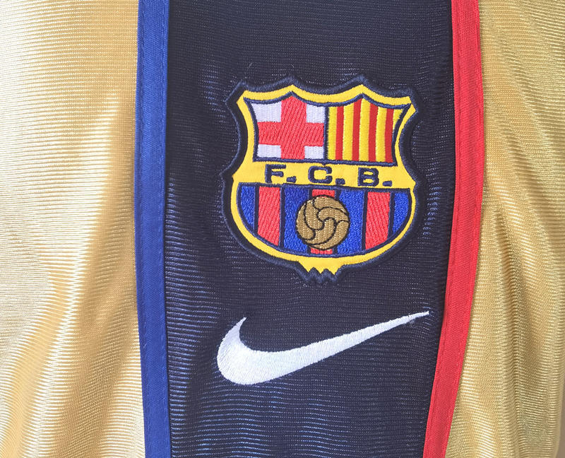 Retro Version 01-02 Barcelona Away Gold Thailand Soccer Jersey AAA-503