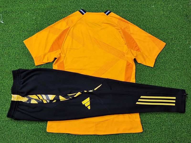 Player Version 2024-2025 Real Madrid Away Orange Short-Sleeve Thailand Soccer Tracksuit-9926