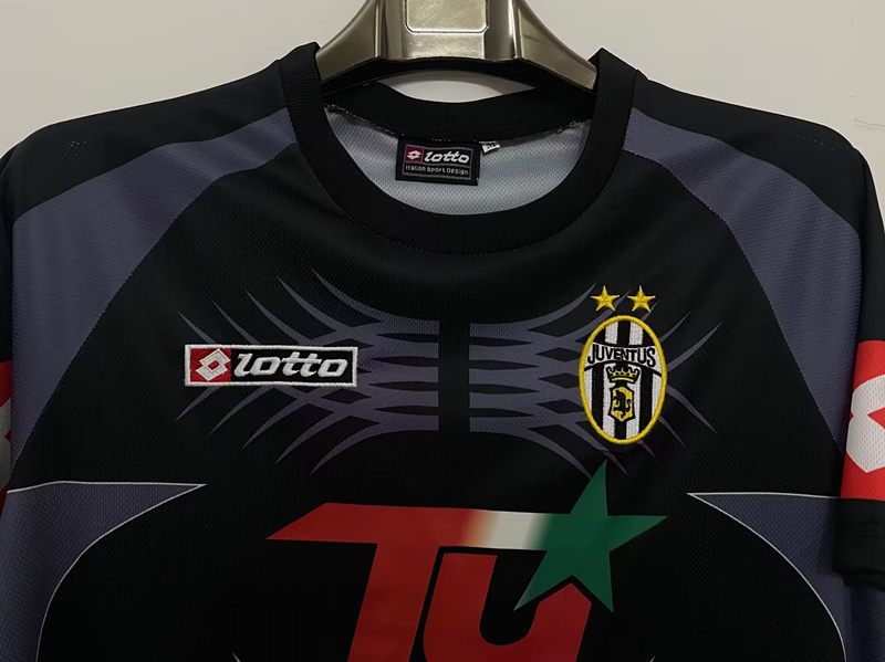 Retro Version 01-02 Juventus Goalkeeper Black Thailand Soccer Jersey AAA-6895