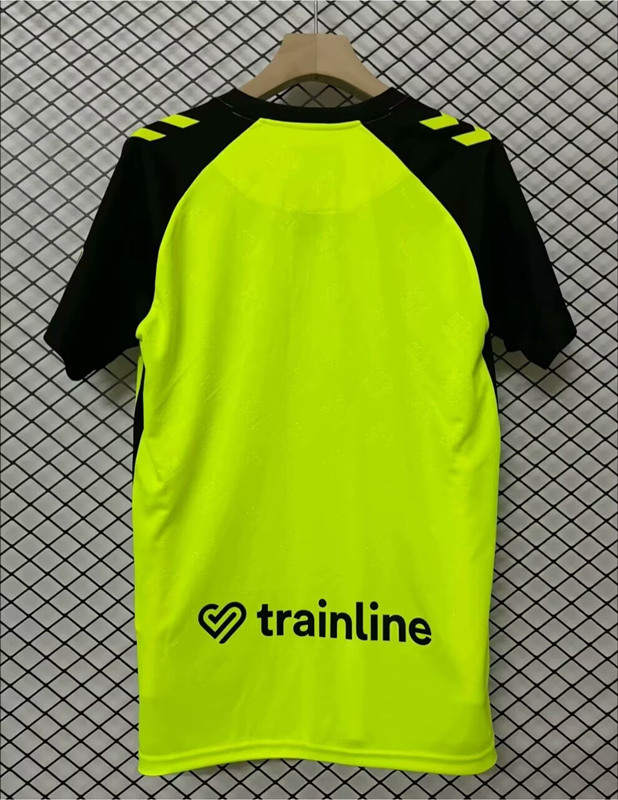 (New Sponsor Version) 2024-2025 Real Betis Away fluorescent Green Thailand Soccer Jersey AAA-2044