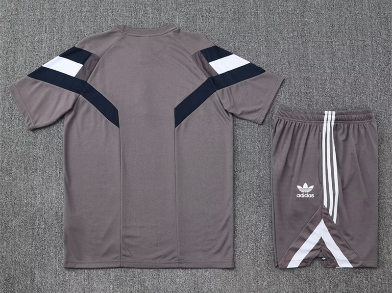 2025-2026 Real Madrid Grey Thailand Training Soccer Uniform-4627