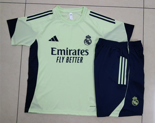 2025-2026 Real Madrid Light Green Short-Sleeved Thailand Soccer Tracksuit-815