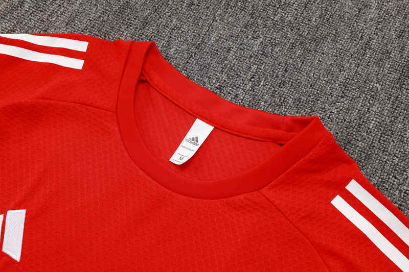(With Chest Ad) 2025-2026 Liverpool Red Thailand Short-sleeved Soccer Tracksuit-815