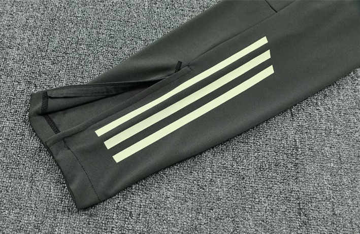 2025-2026 Real Madrid Green Thailand Soccer Tracksuit-4627