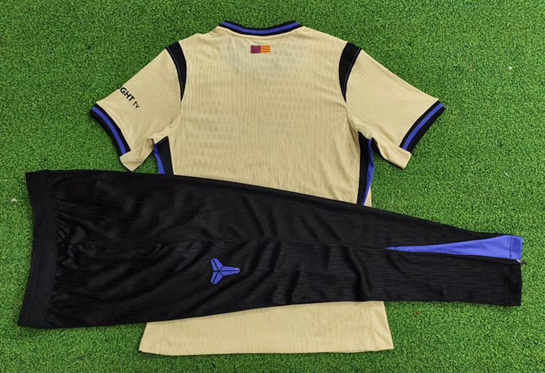 Player Version 2025-2026 Barcelona Beige Short-sleeved Thailand Soccer Tracksuit-9926