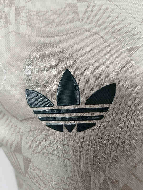 Player Version 2025-2026 Oktoberfest Bayern München Beige Thailand Soccer Jersey AAA-0871