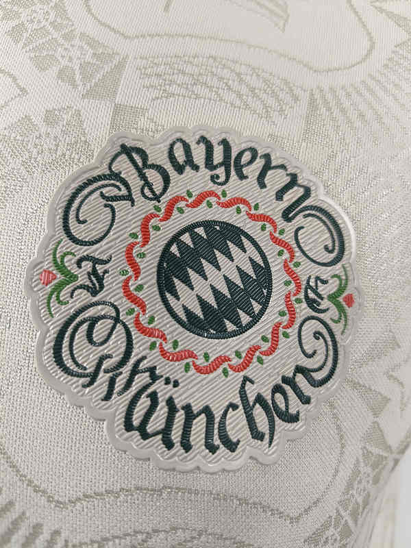 Player Version 2025-2026 Oktoberfest Bayern München Beige Thailand Soccer Jersey AAA-0871