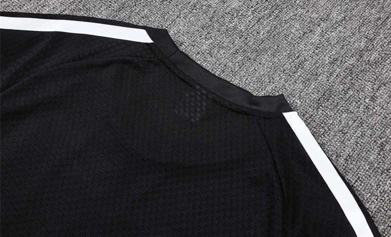 Player Version 2025-2026 Liverpool Black Thailand Soccer Training Uniform-9926