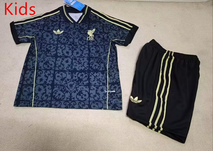 Retro Version 2026-2027 Liverpool Black Kids/Youth Soccer Uniform-507