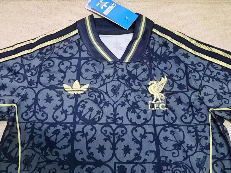 Retro Version 2026-2027 Liverpool Black Kids/Youth Soccer Uniform-507