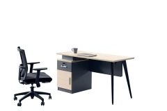 طاولة مكتب صغيرة مفردة