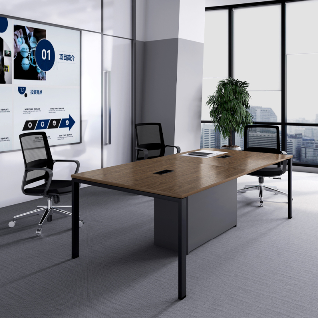 مكتب مؤتمرات بارز بأرجل فولاذية