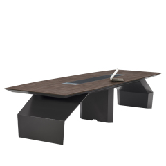 طاولة مؤتمرات معاصرة بأرجل مائلة